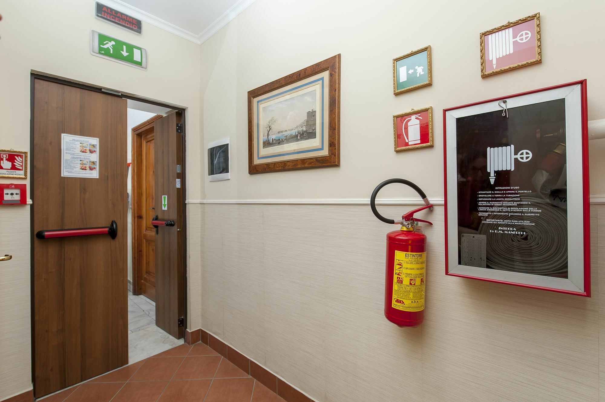 Budget Rooms Des Arts Rome Exterior photo