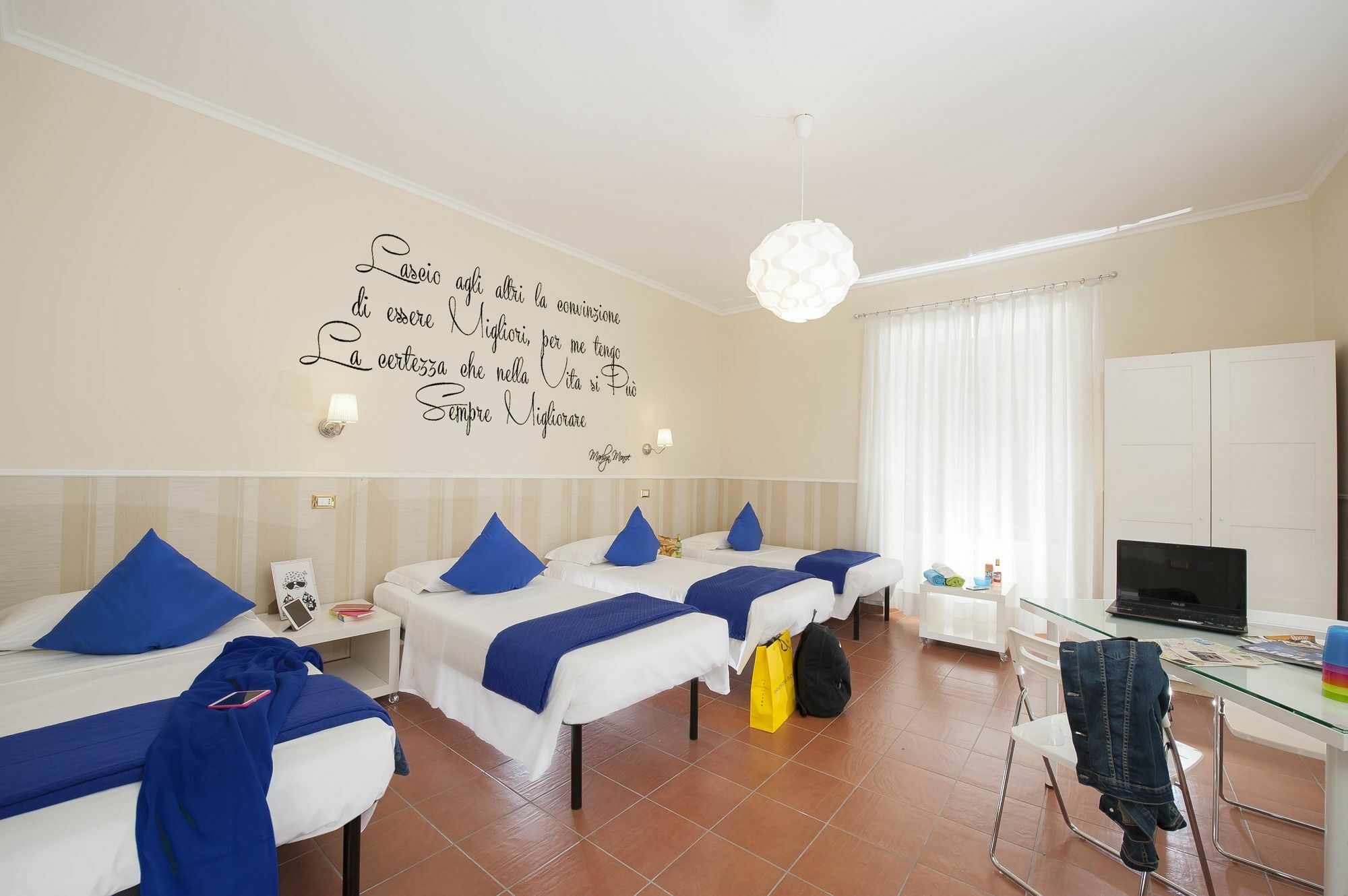 Budget Rooms Des Arts Rome Exterior photo